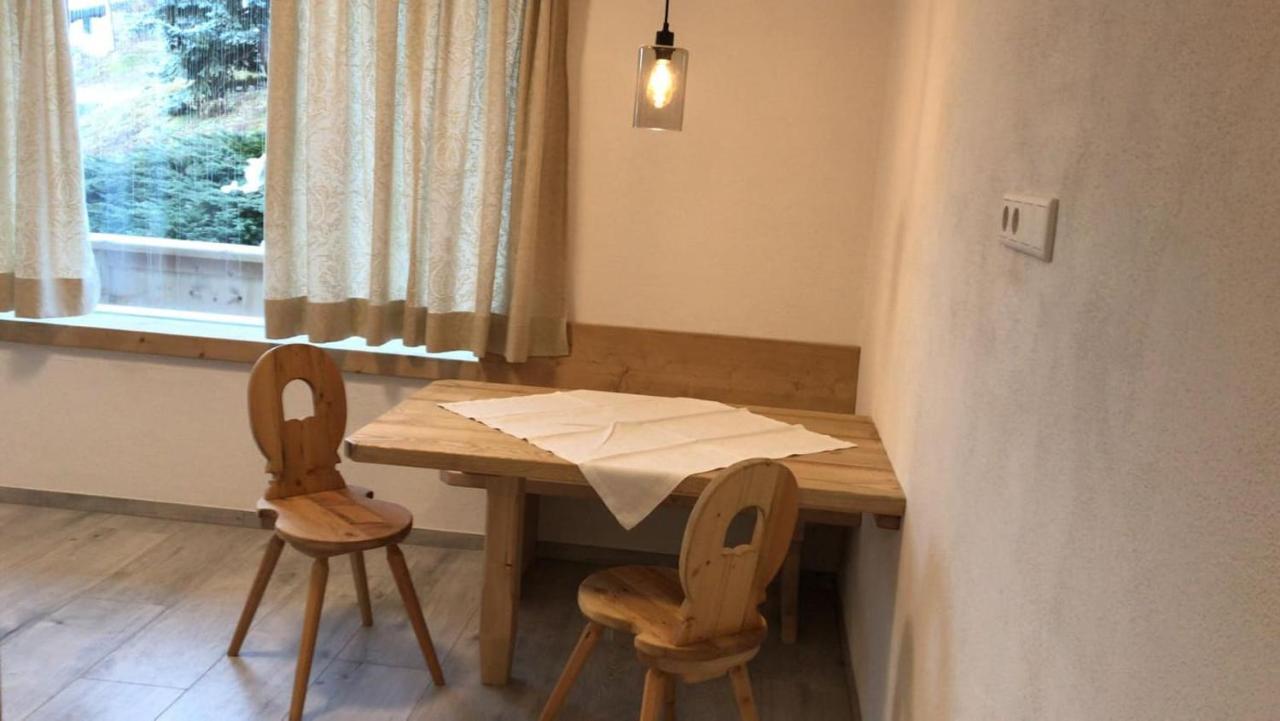 Birklstueberl Restaurant Und Appartement 蒂罗尔-泽费尔德 外观 照片