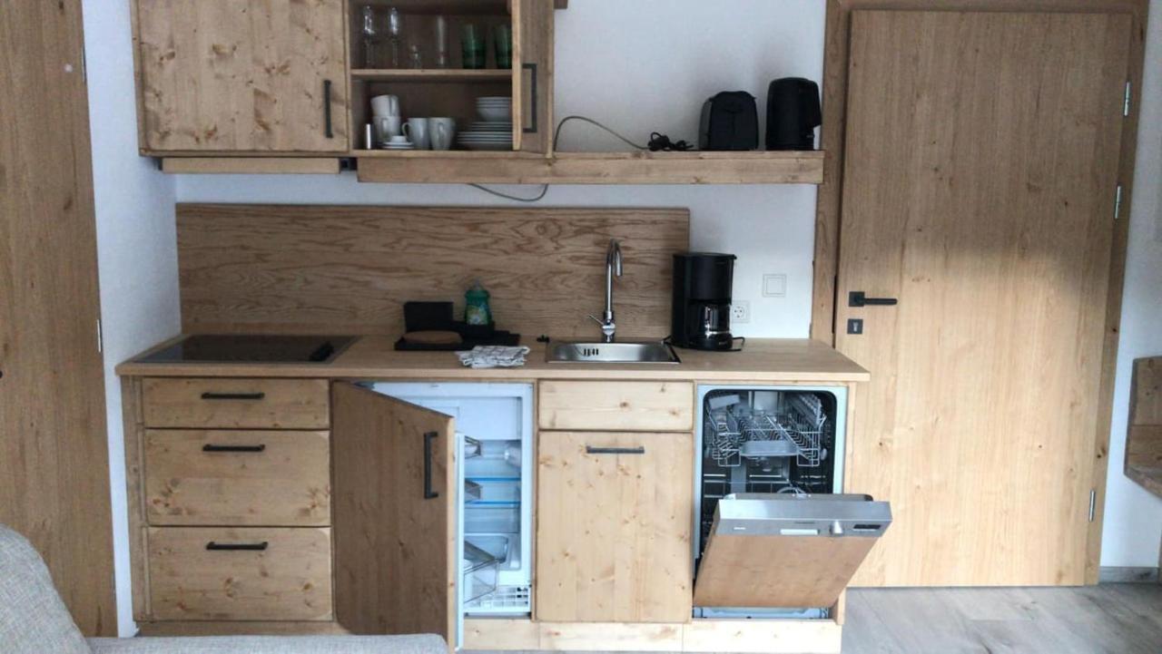 Birklstueberl Restaurant Und Appartement 蒂罗尔-泽费尔德 外观 照片
